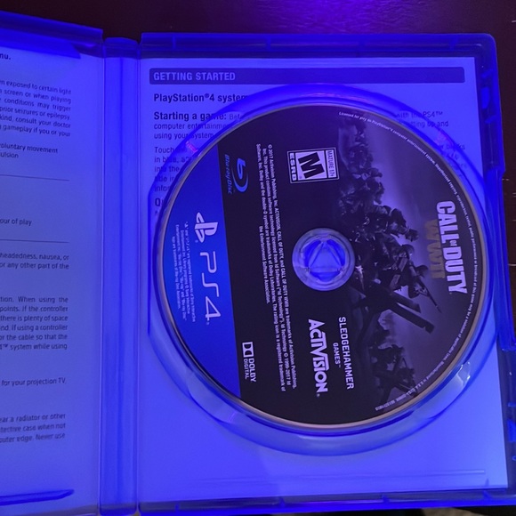 call of duty WWII still in good condition never played no scratches - Picture 3 of 4